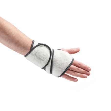 Напульсник из овечьей шерсти 