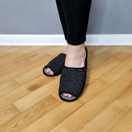 Капці з собачої шерсті