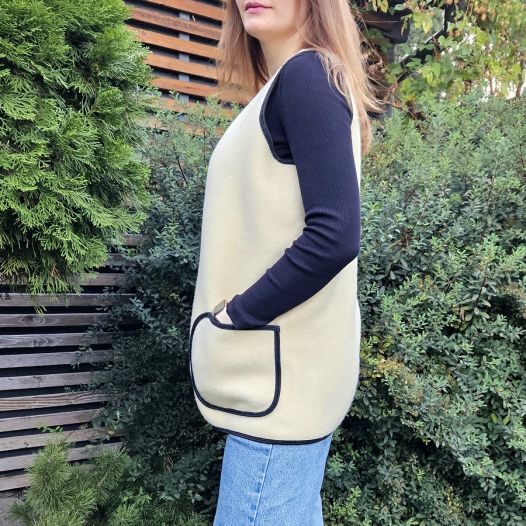 Жилет из овечьей шерсти